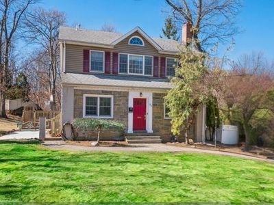 17 Edgemont Rd, West Orange, NJ, 07052