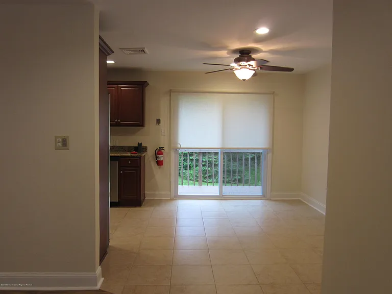 22 Lasatta Ave #2B — Photo 6