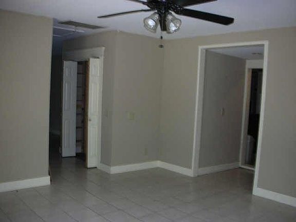 3rd image of 1102 Brown St