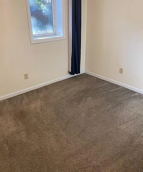 1174 N Vermont St — Photo 63
