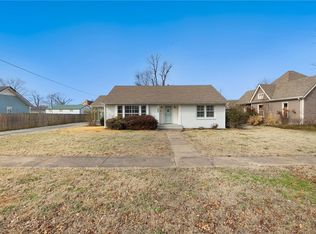 505 NW C St, Bentonville, AR 72712