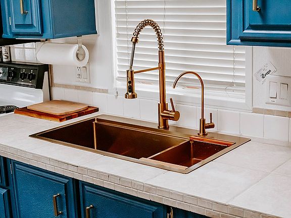 2nd image of 10442 N Frontage Rd #403