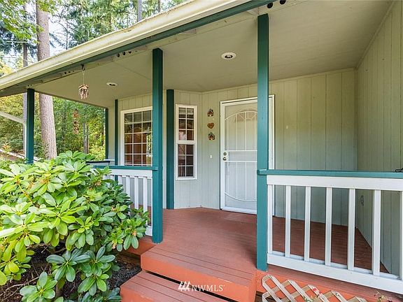 3rd image of 18018 Upland Dr SE