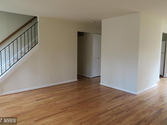 5th image of 14882 Lambeth Sq