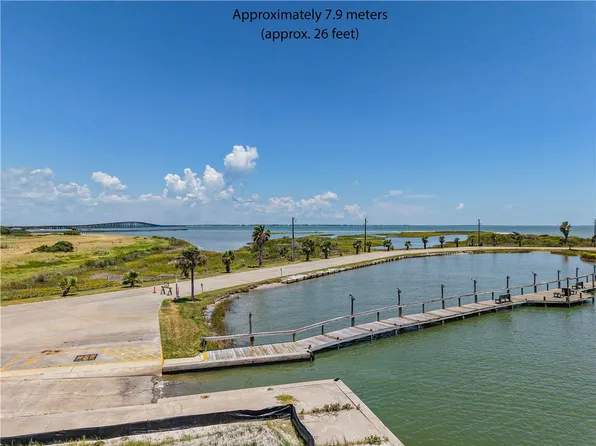 110 Glass Ave, Rockport, TX 78382