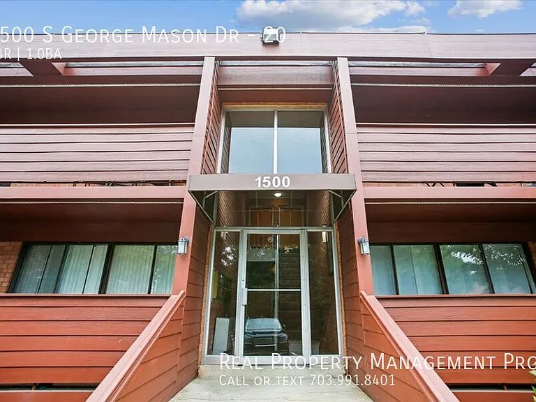 1500 S George Mason Dr #20 — Photo 2