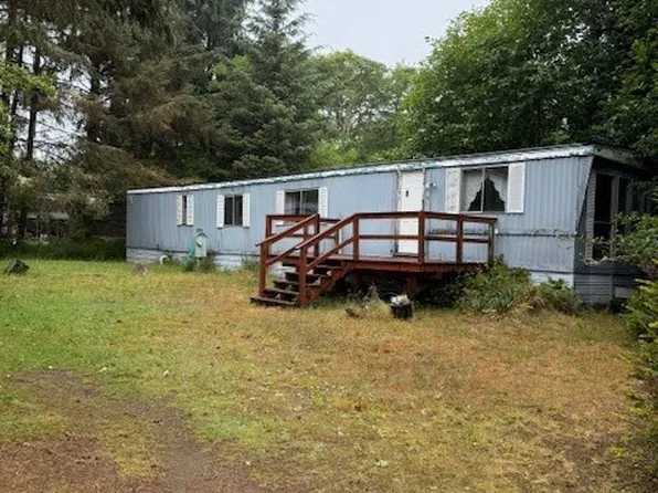 785 Cardinal Avenue NE, Ocean Shores, WA 98569