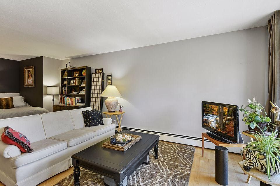 1st image of 3540 Hennepin Ave APT 303