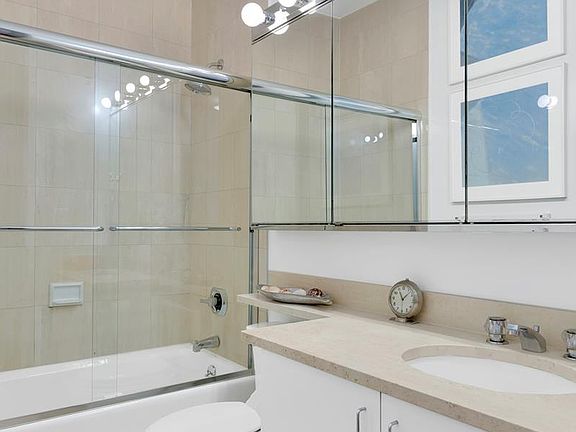5th image of 350 Albany St APT 5A