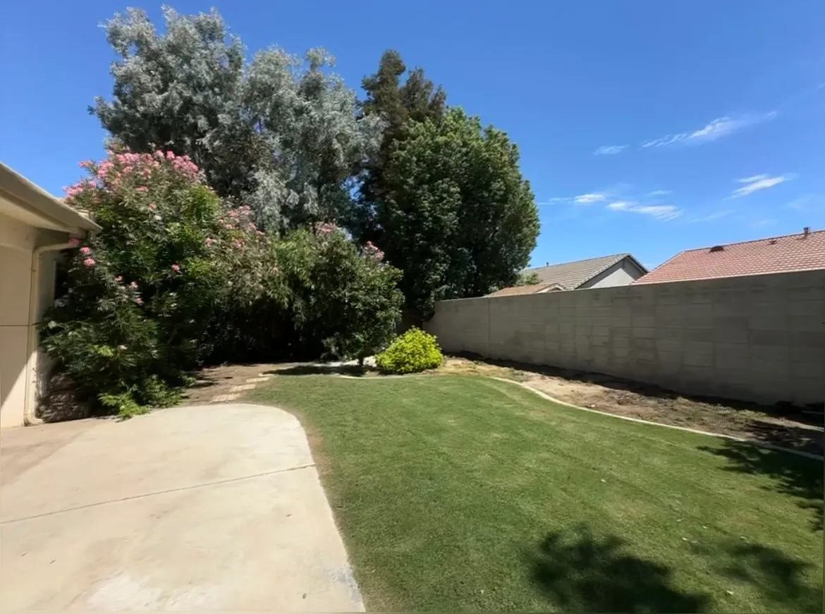 4 bed, $2,500 — Photo 2