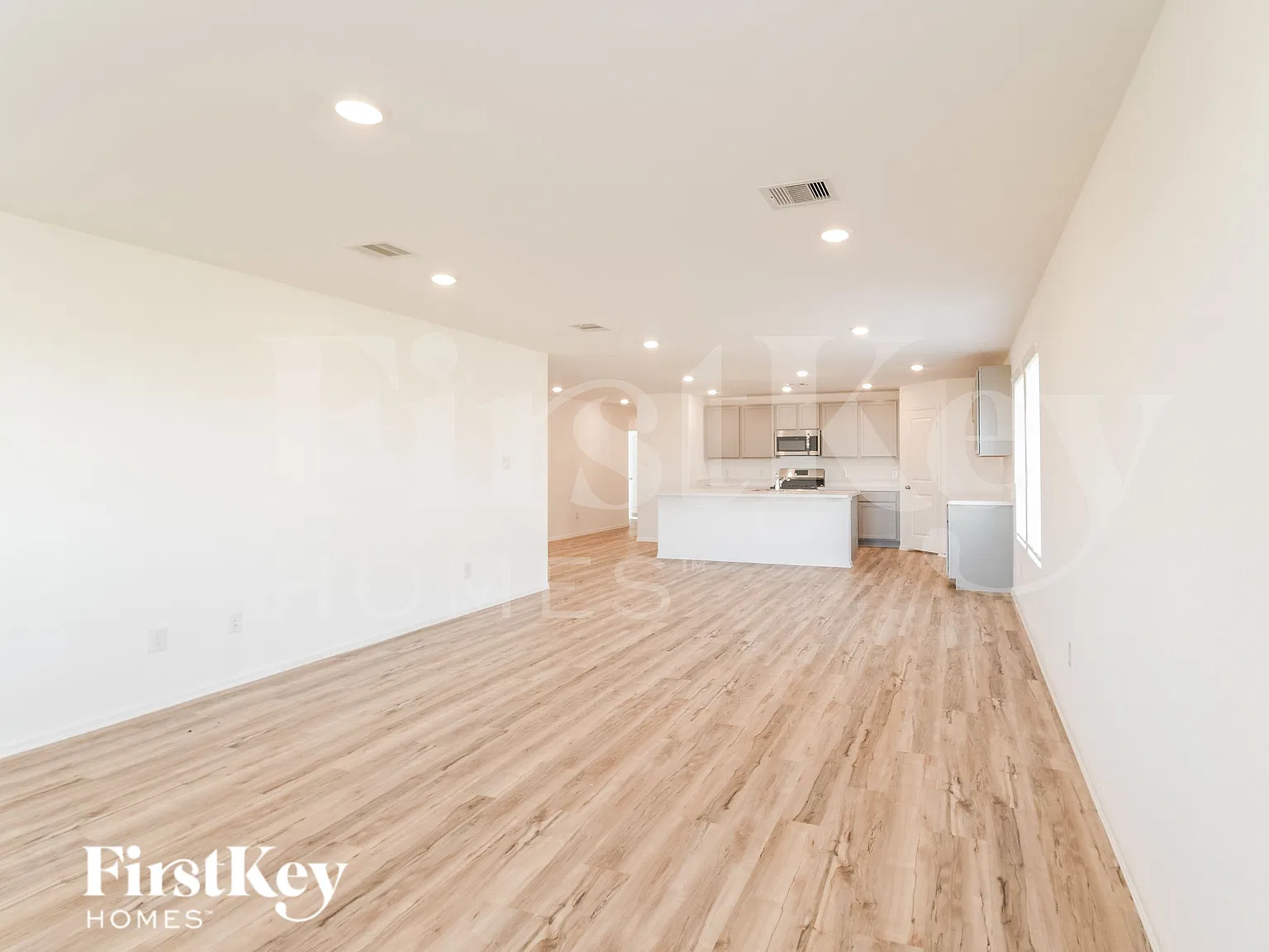 3 bed, 2.0 bath, 1522 sqft, $2,185 — Photo 2