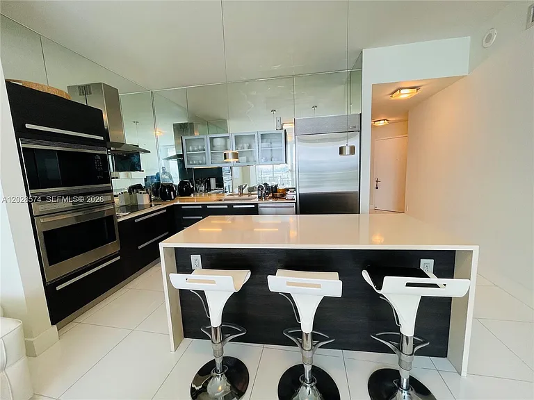 2020 N Bayshore Dr #2008 — Photo 2