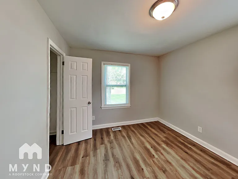 505 Sinclair St — Photo 13