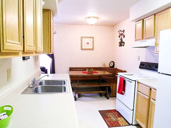 2nd image of 925 W Skyline Rd #1421