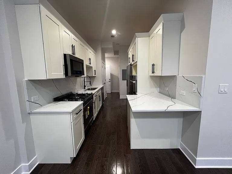 4819 Main St #202 — Photo 10