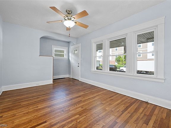 5th image of 1611 W 116th St