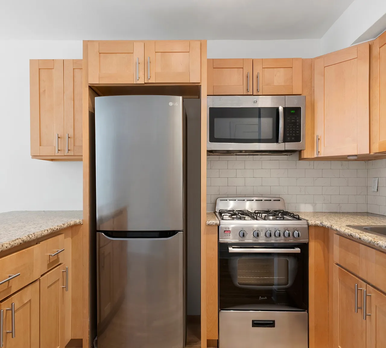 311 East 75th Street — Photo 4