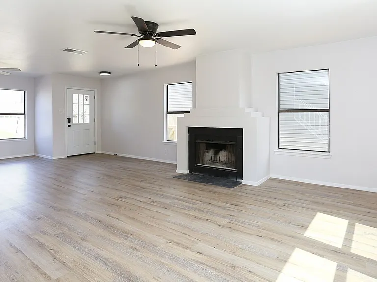 6870 Flaming Ridge Dr — Photo 8