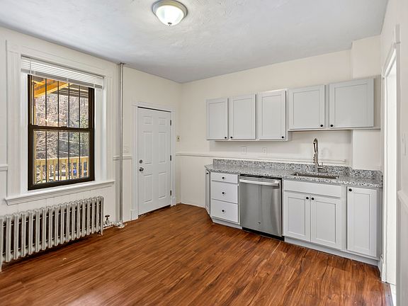 5th image of 866 Huntington Ave #2