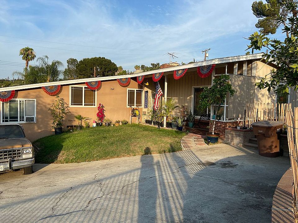 15848 Hill St