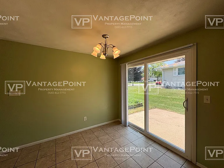 827 Glenpark Dr — Photo 5