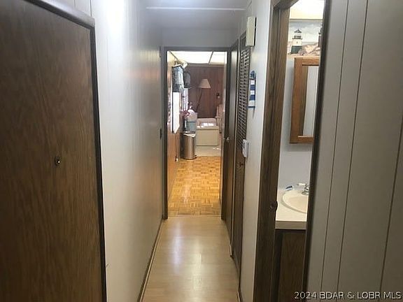 3rd image of 27 Betlo Park Ln