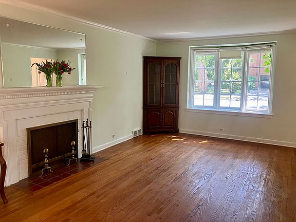 3rd image of 2300 Greenwood Ave