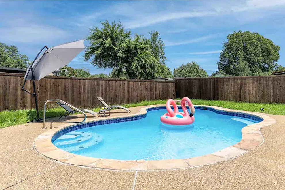 4 bed, 1708 sqft, $3,990 — Photo 1