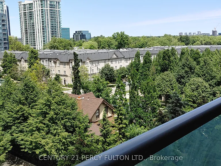 28 Harrison Garden Blvd #709 — Photo 15