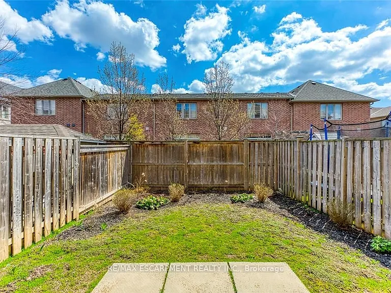 2340 Whistling Springs Cres — Photo 35