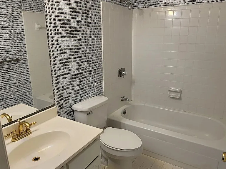1704 Ashford Ln — Photo 19