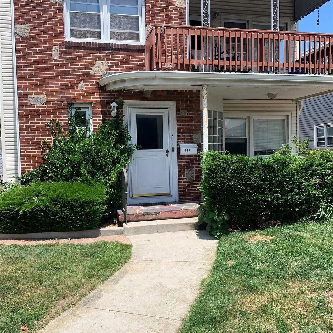 2 bed, 1.0 bath, 1970 sqft, $3,100 — Photo 1