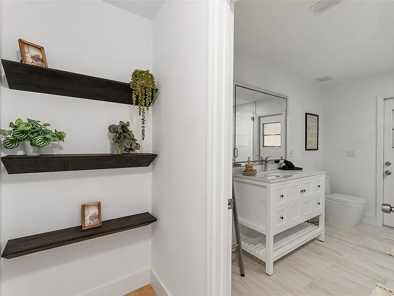 4857 NW 83rd Ter — Photo 35