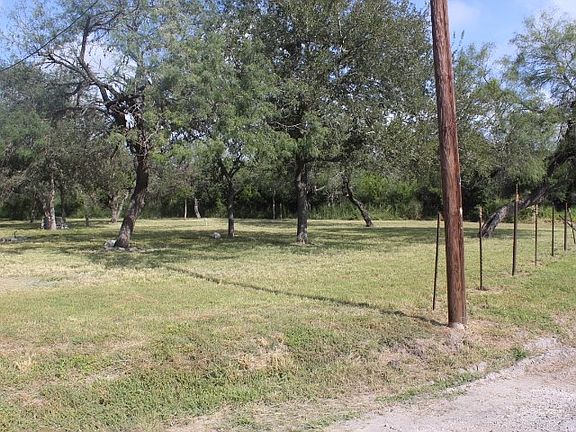3rd image of 5196 River Oaks Dr