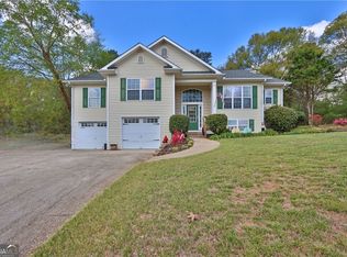 9020 Farmshaw Dr, Gainesville, GA