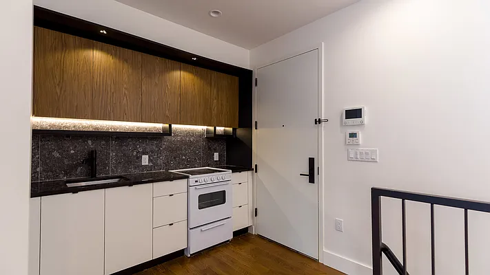 Rented by Nooklyn NYC LLC | media 43