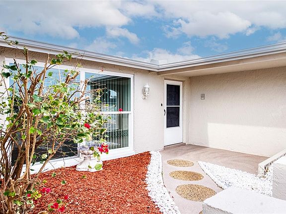 2nd image of 9825 Aetna Ln