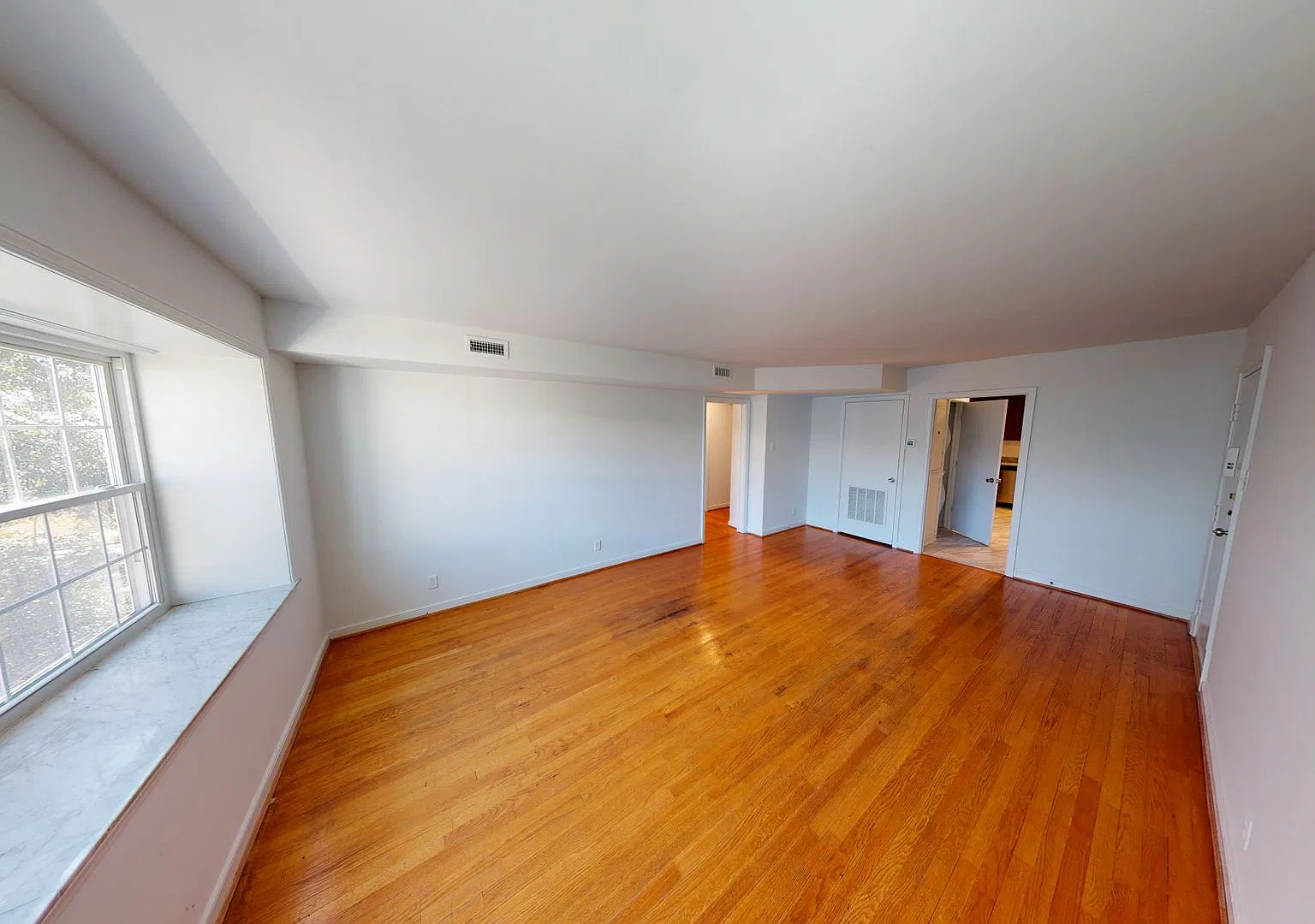 Forest Hill Court — Photo 1