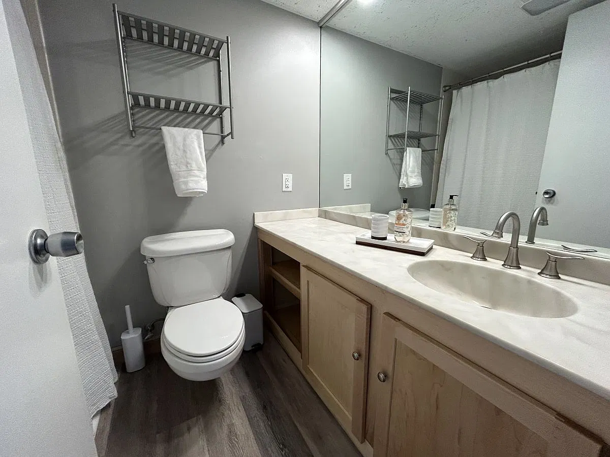 Studio, 400 sqft, $1,100 — Photo 4