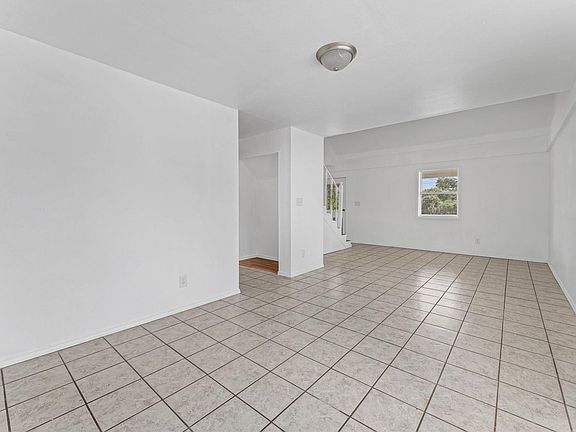5th image of 1214 Oak St