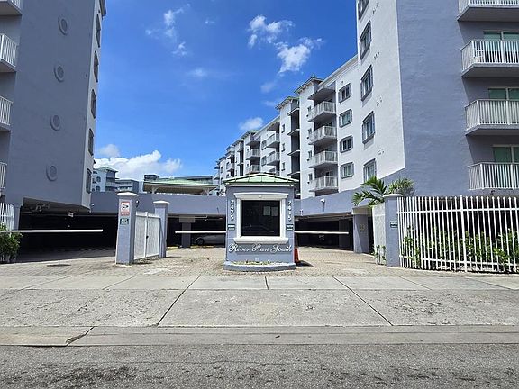 5th image of 2415 NW 16th Street Rd APT 315