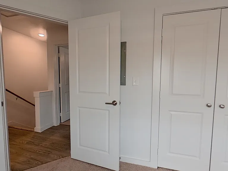 Sabine Apartments — Photo 10