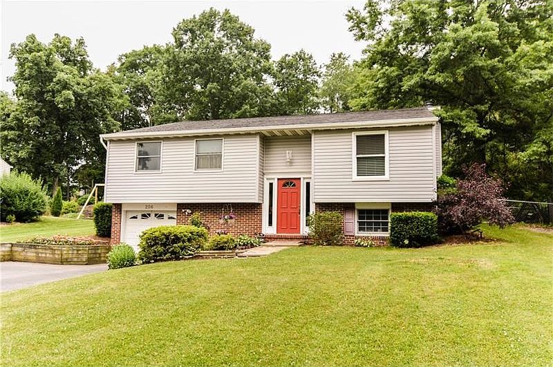 1st image of 206 Woodridge Dr