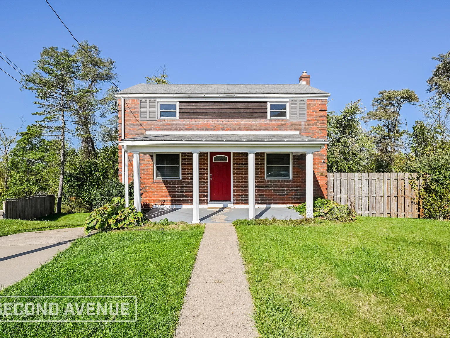 3 bed, 1.5 bath, 1100 sqft, $1,669 — Photo 1