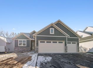 694 Marie Ct, Eagan, MN 55123