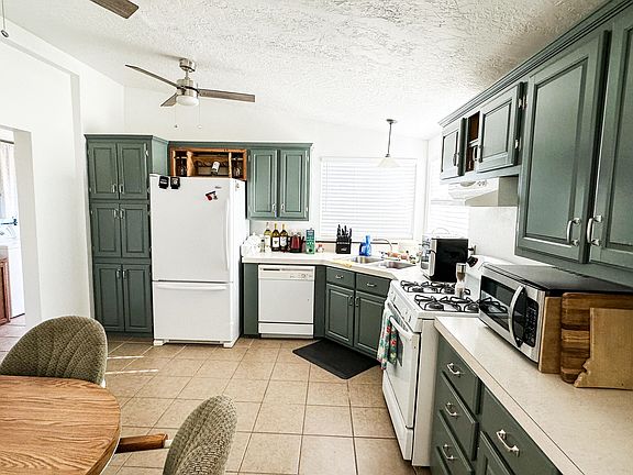 5th image of 3565 E Commander Dr