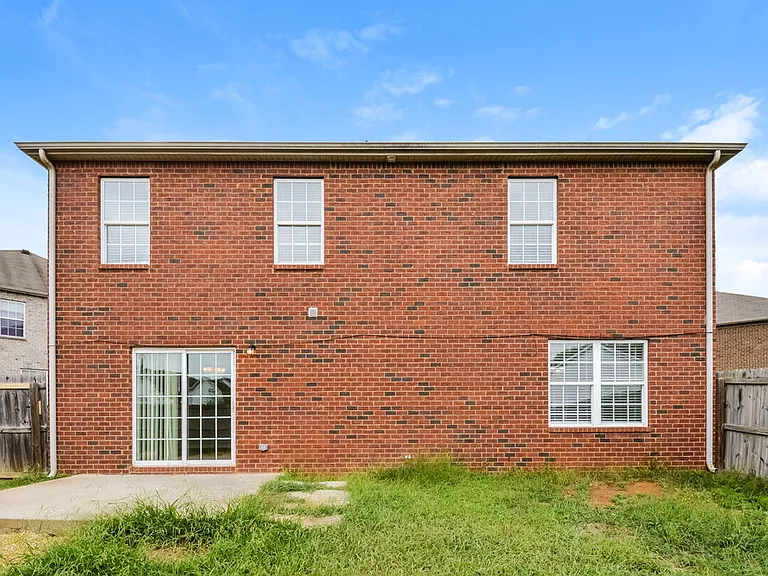 320 Birchclay Point N — Photo 17