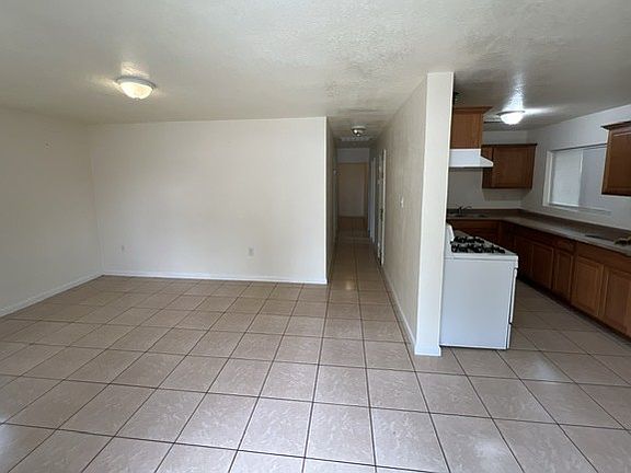 3rd image of 512 S T St