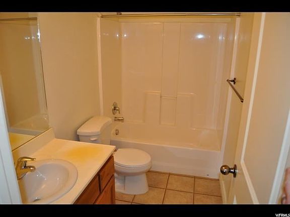 4th image of 425 S 2220 W APT 201