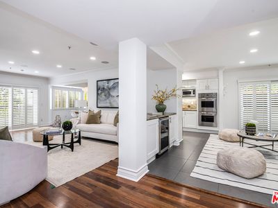724 S Westgate Ave Unit 102, Los Angeles, CA, 90049